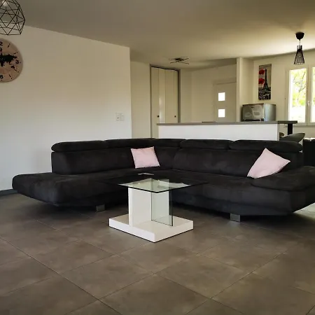 Charmante Maison De Avec Piscine *