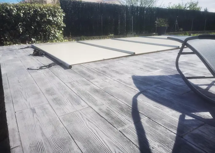 Charmante Maison De Avec Piscine Ferienhaus